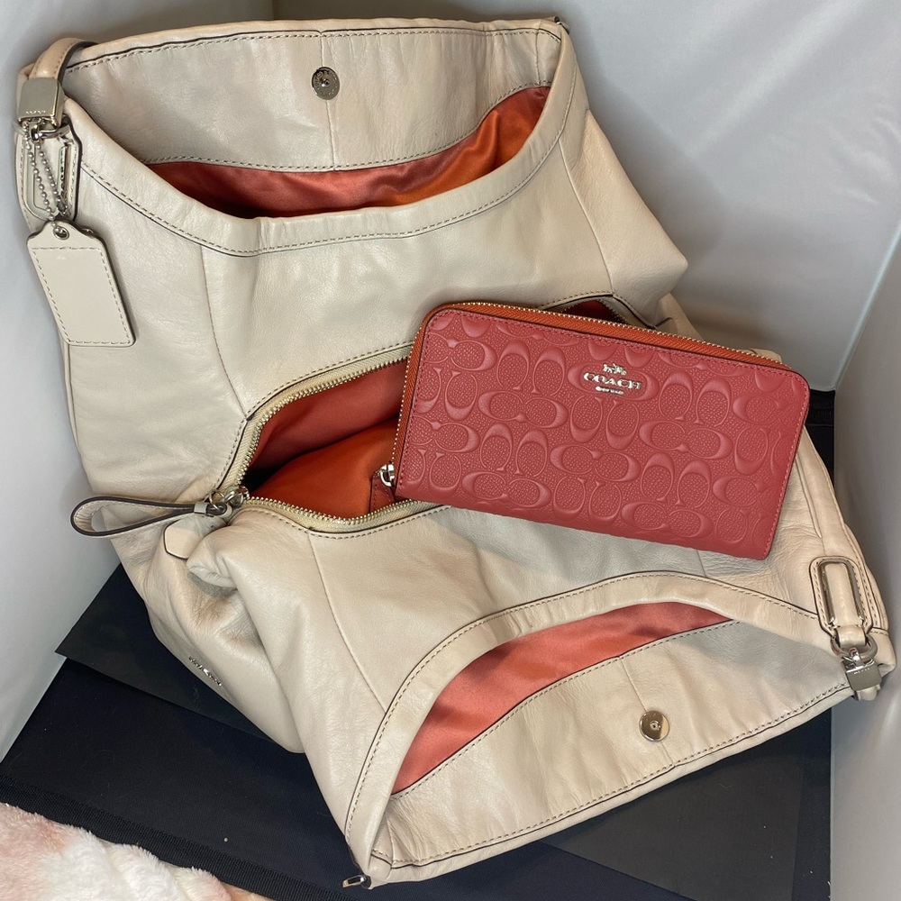 Coach purse and wallet